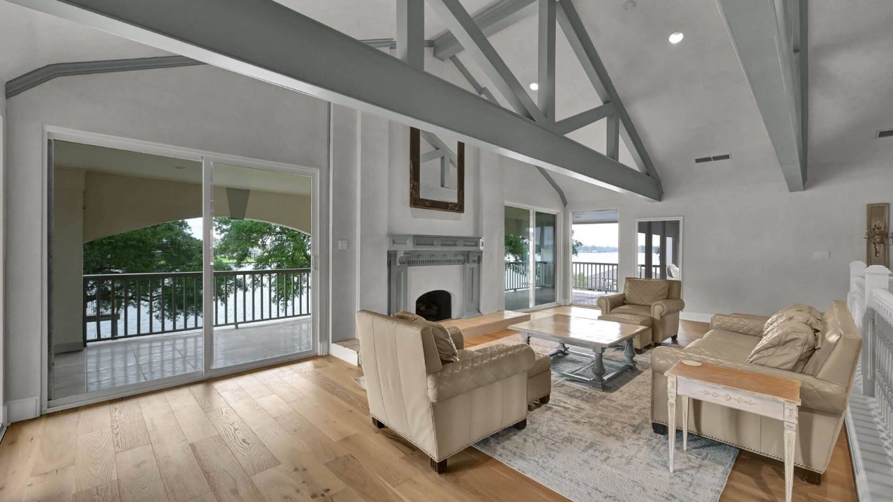 Photo of Patio Balcony in April Sound