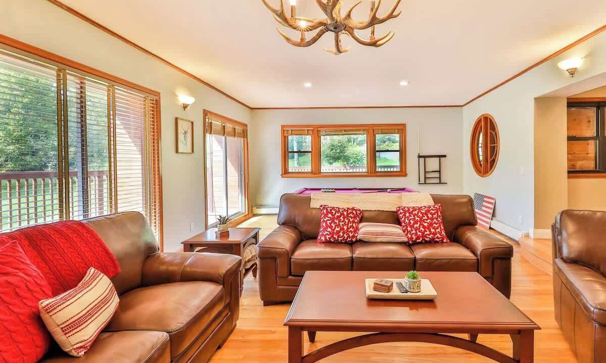 Photo of Livingroom in Jewett Center