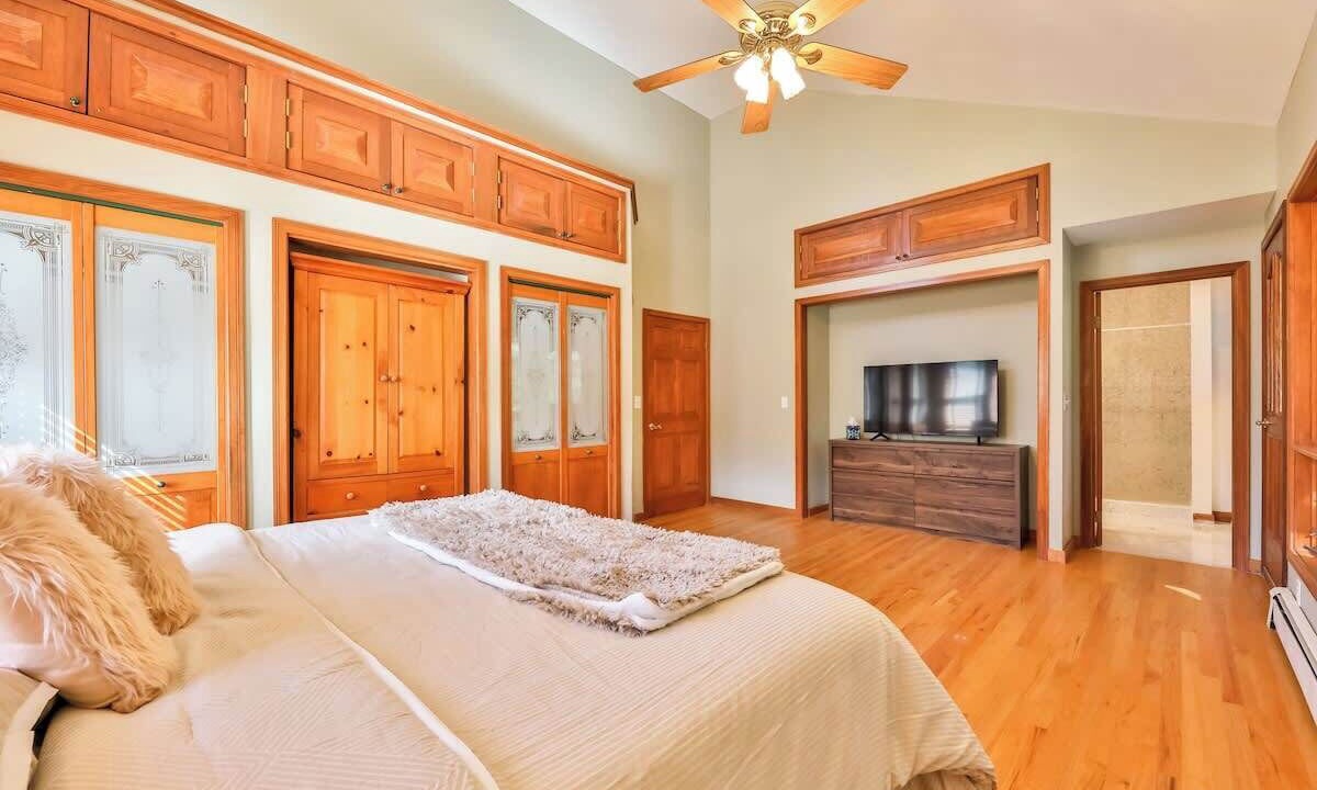 Photo of Bedroom in Jewett Center