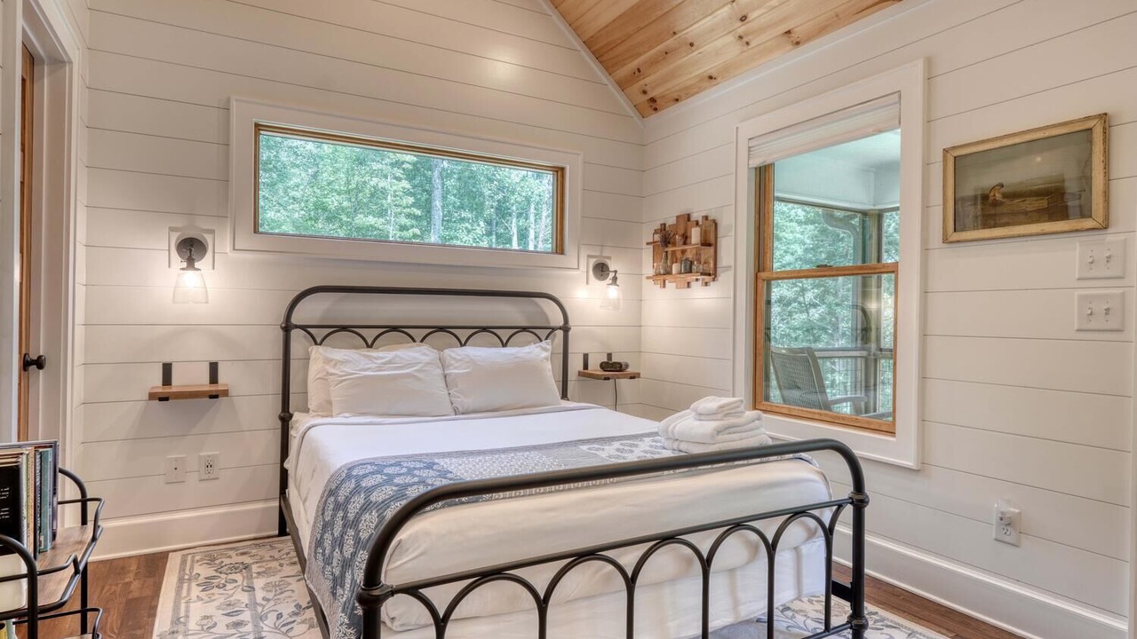 Photo of Bedroom in Suches