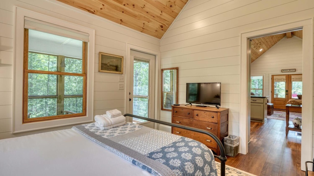 Photo of Bedroom in Suches