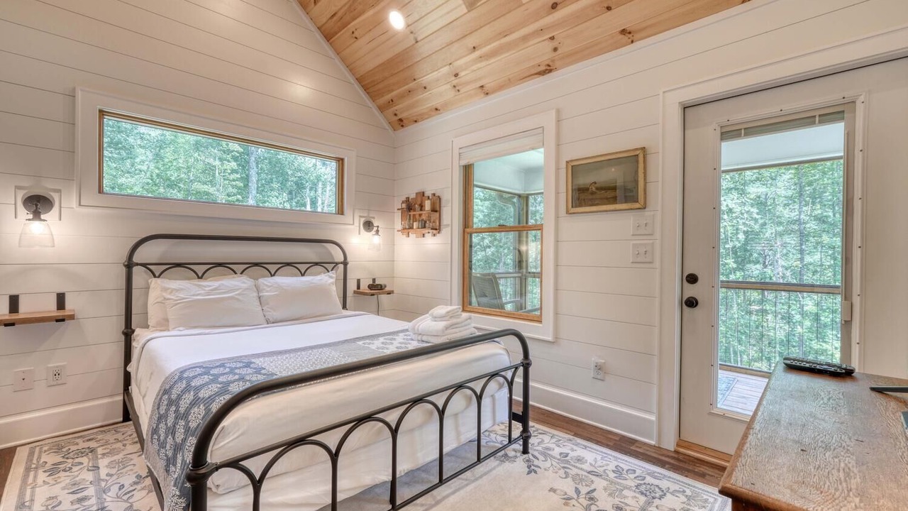 Photo of Bedroom in Suches