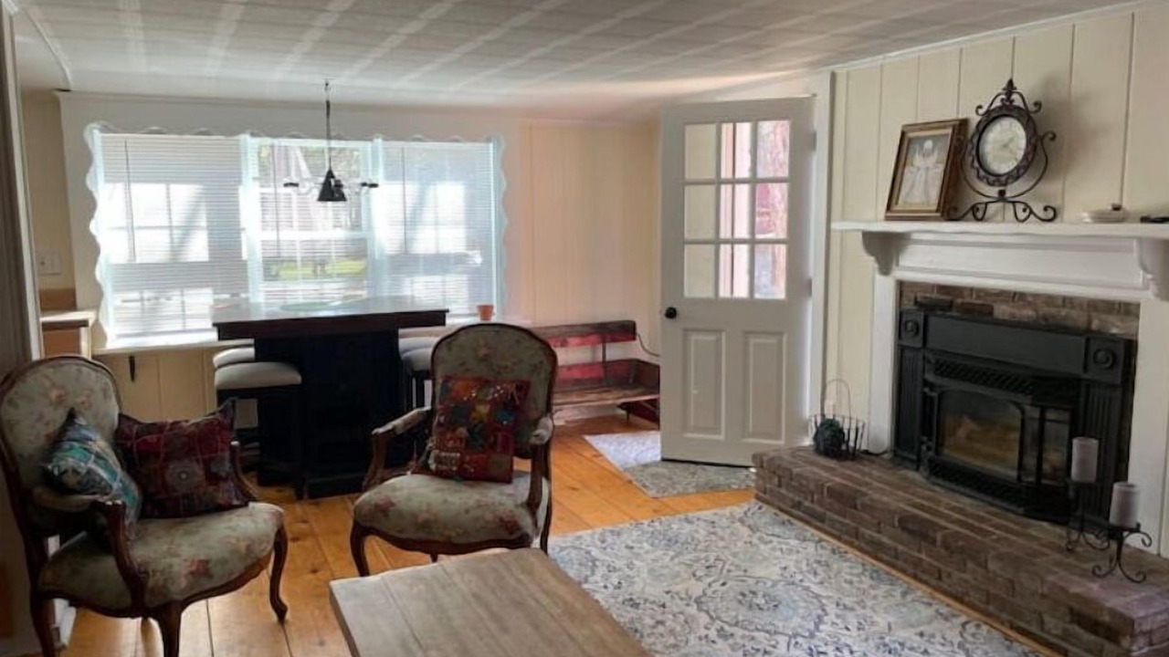 Photo of Livingroom in Brewster