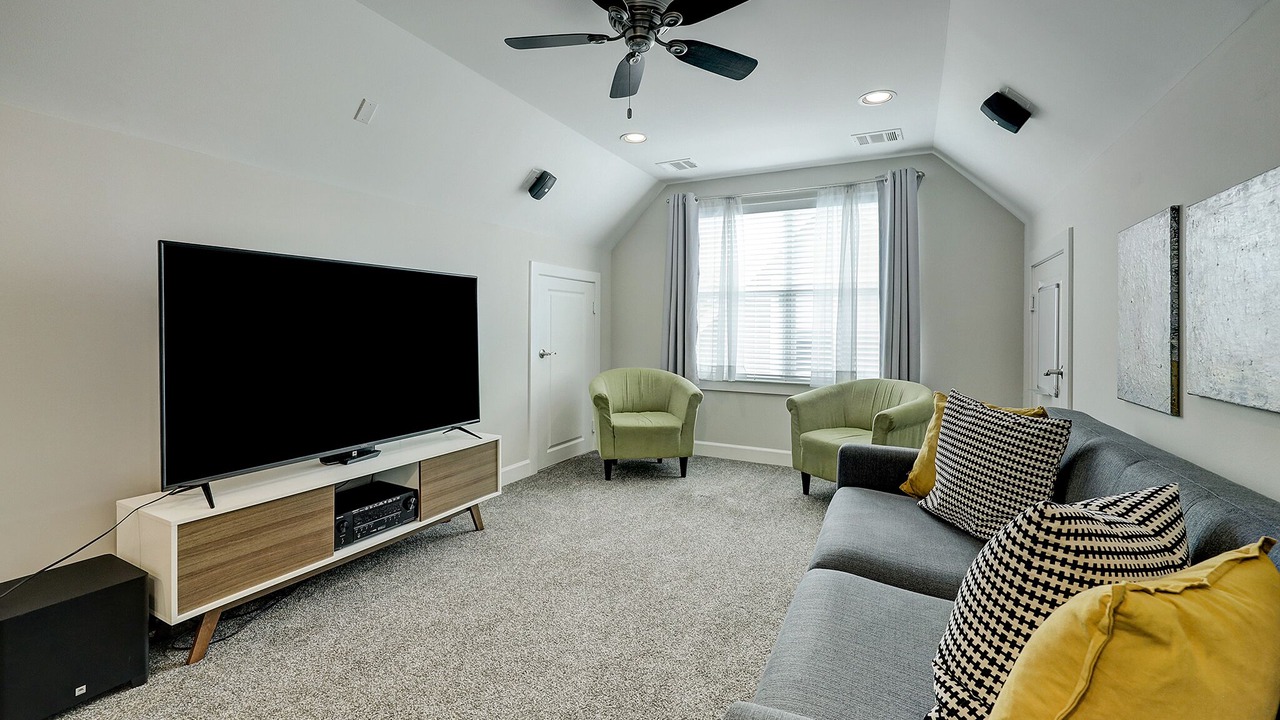 Photo of Livingroom in Shady Acres