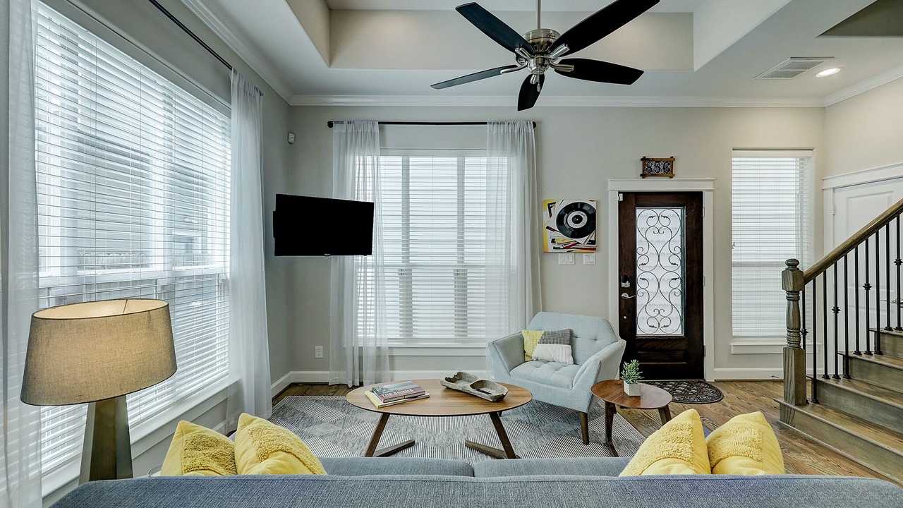 Photo of Livingroom in Shady Acres