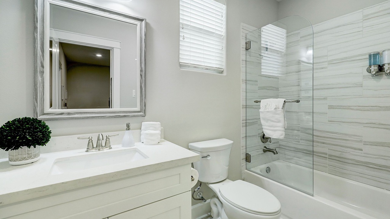 Photo of Bathroom in Shady Acres