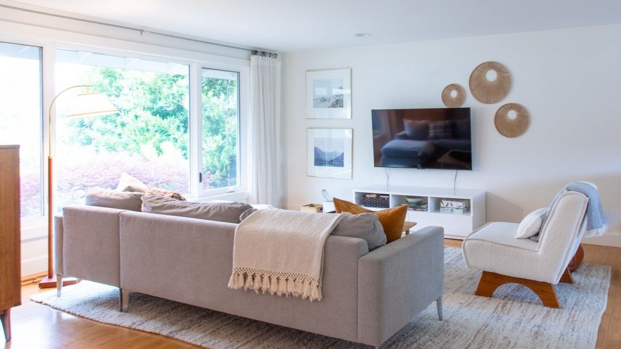 Photo of Livingroom in Silver Lake