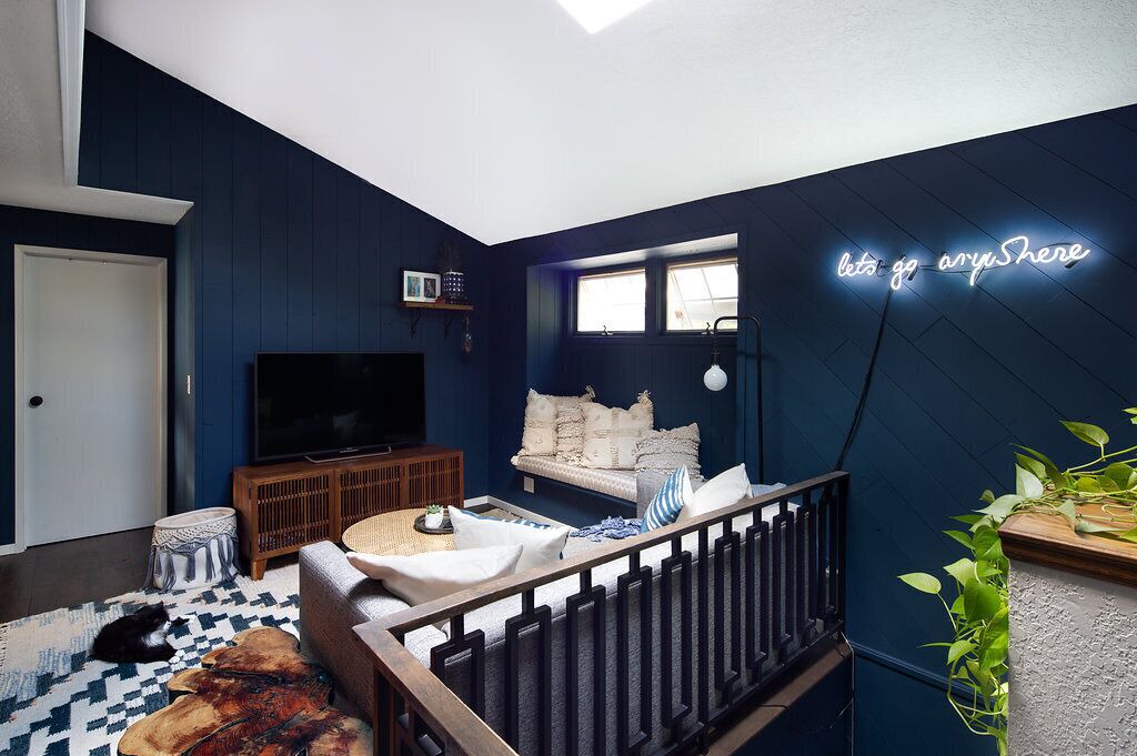 Photo of Others in Victor