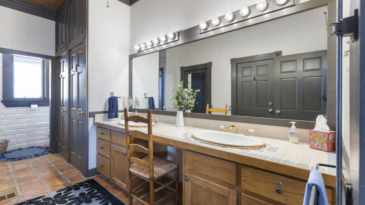Photo of Bathroom in Alpine