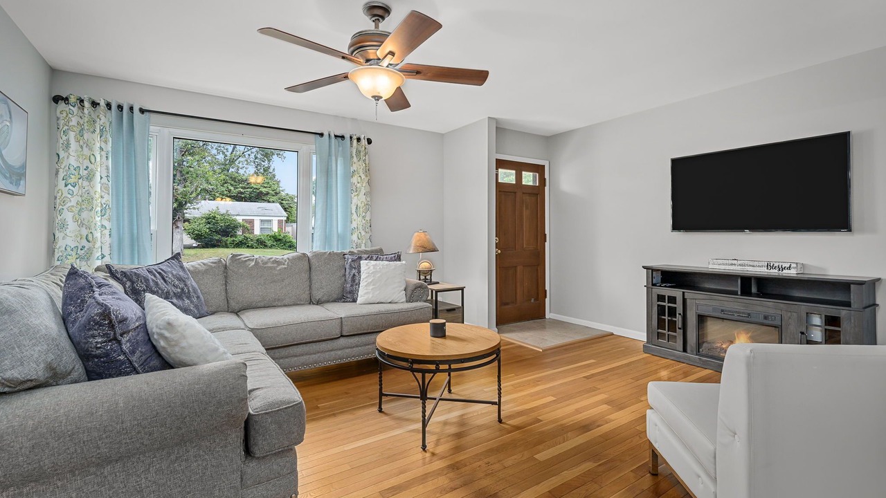 Photo of Livingroom in St. Charles