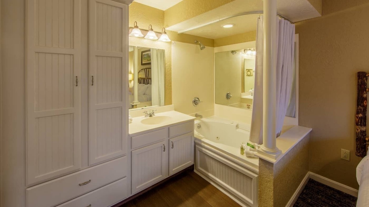 Photo of Bathroom in South Lee