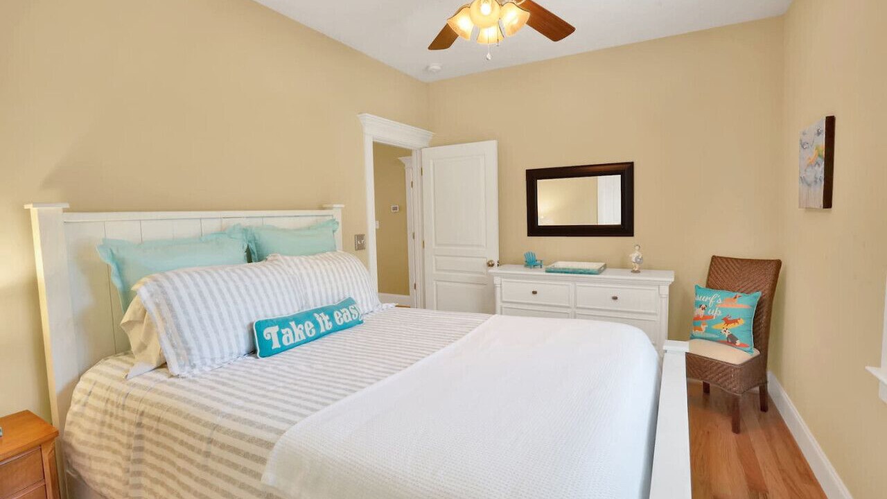 Photo of Bedroom in Appling