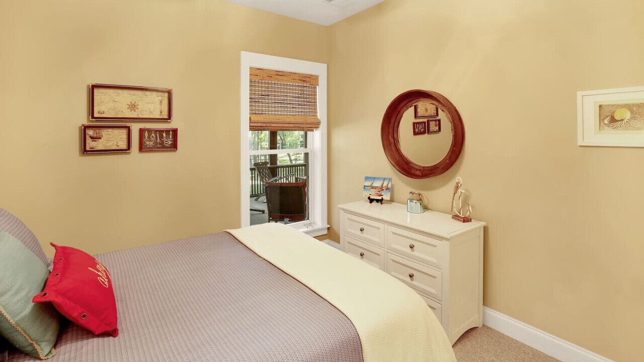 Photo of Bedroom in Appling