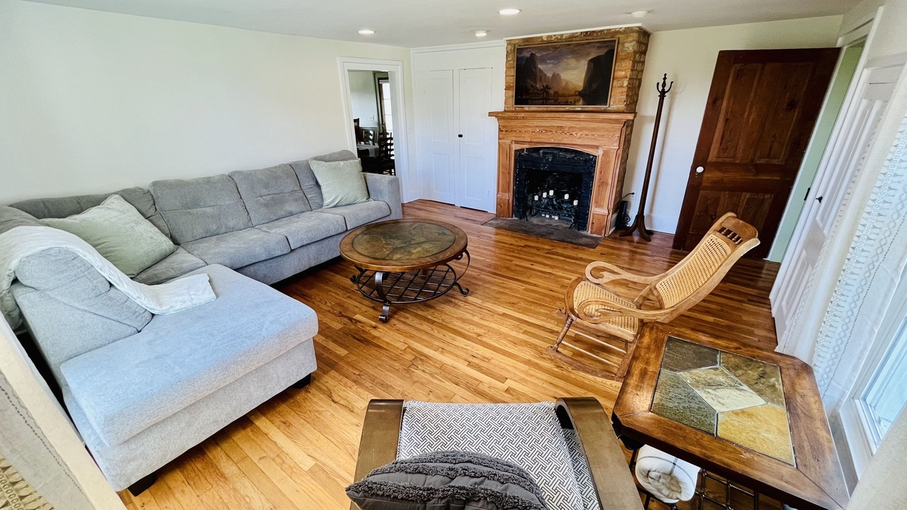 Photo of Livingroom in Blacksburg