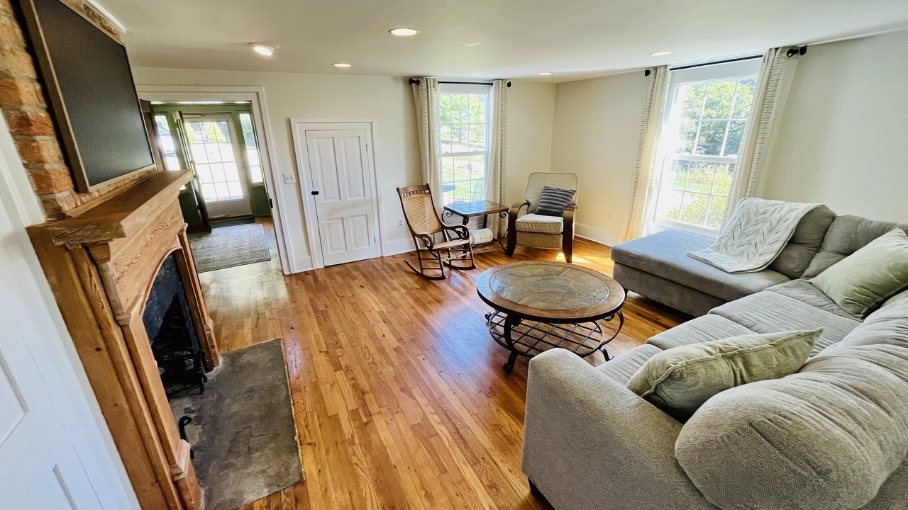 Photo of Livingroom in Blacksburg