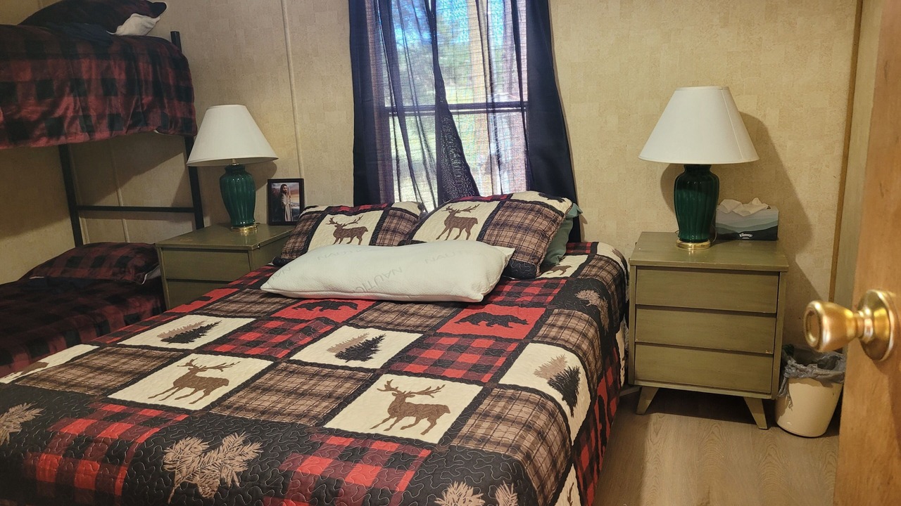 Photo of Bedroom in Alpine