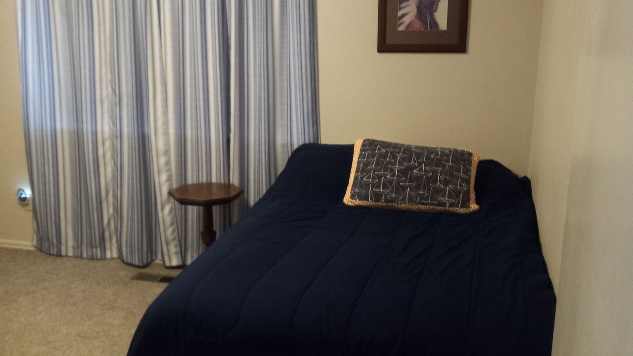 Photo of Bedroom in Grove