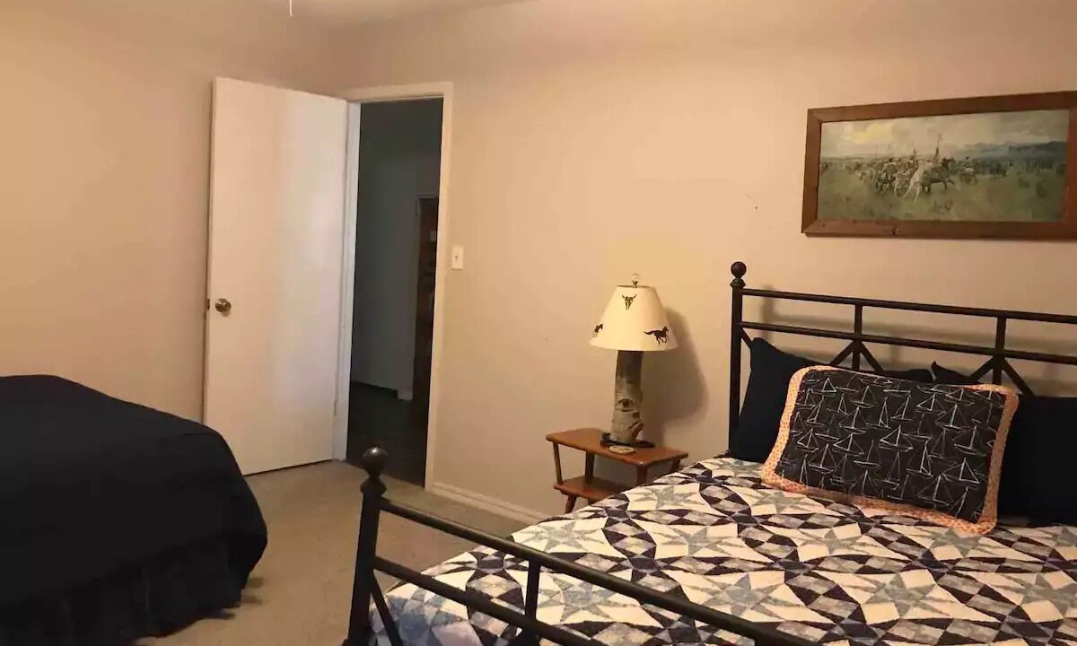 Photo of Bedroom in Grove