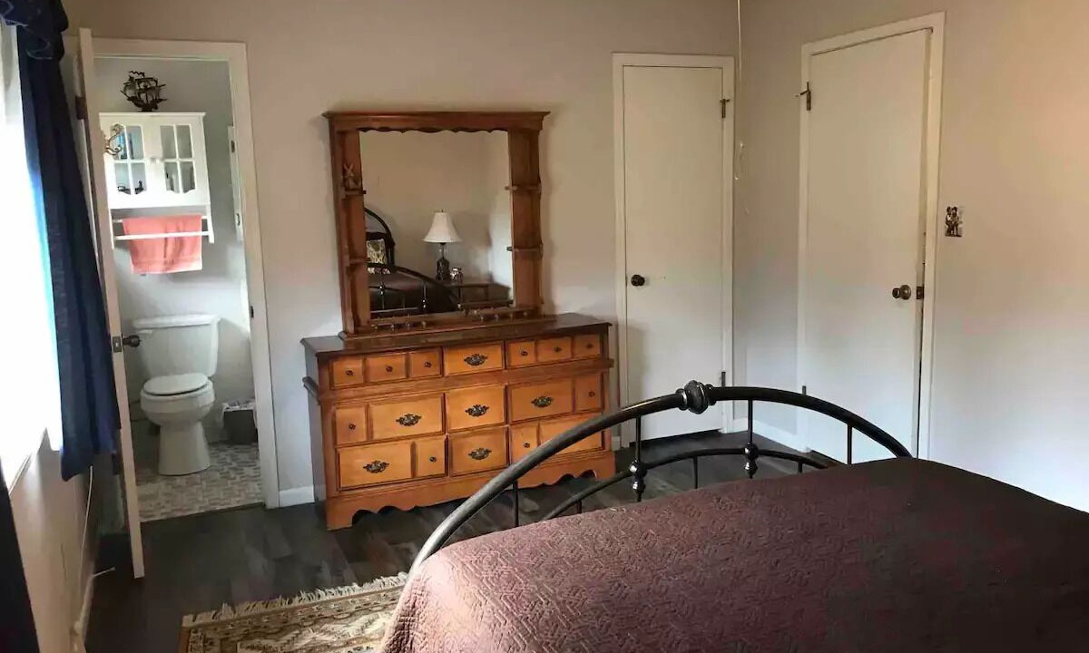 Photo of Bedroom in Grove