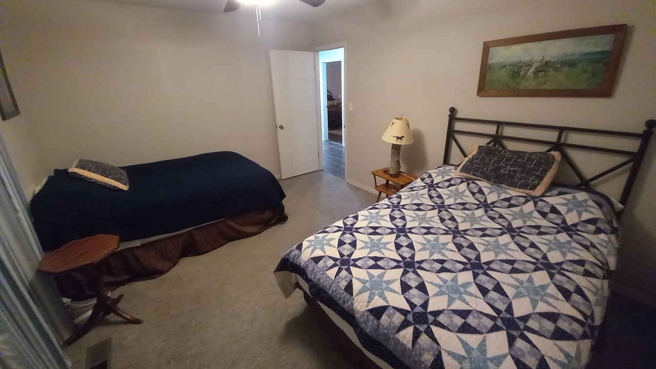 Photo of Bedroom in Grove