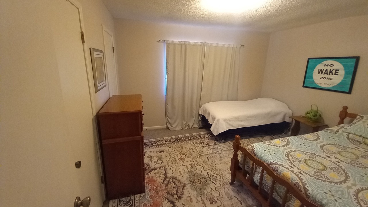 Photo of Bedroom in Grove