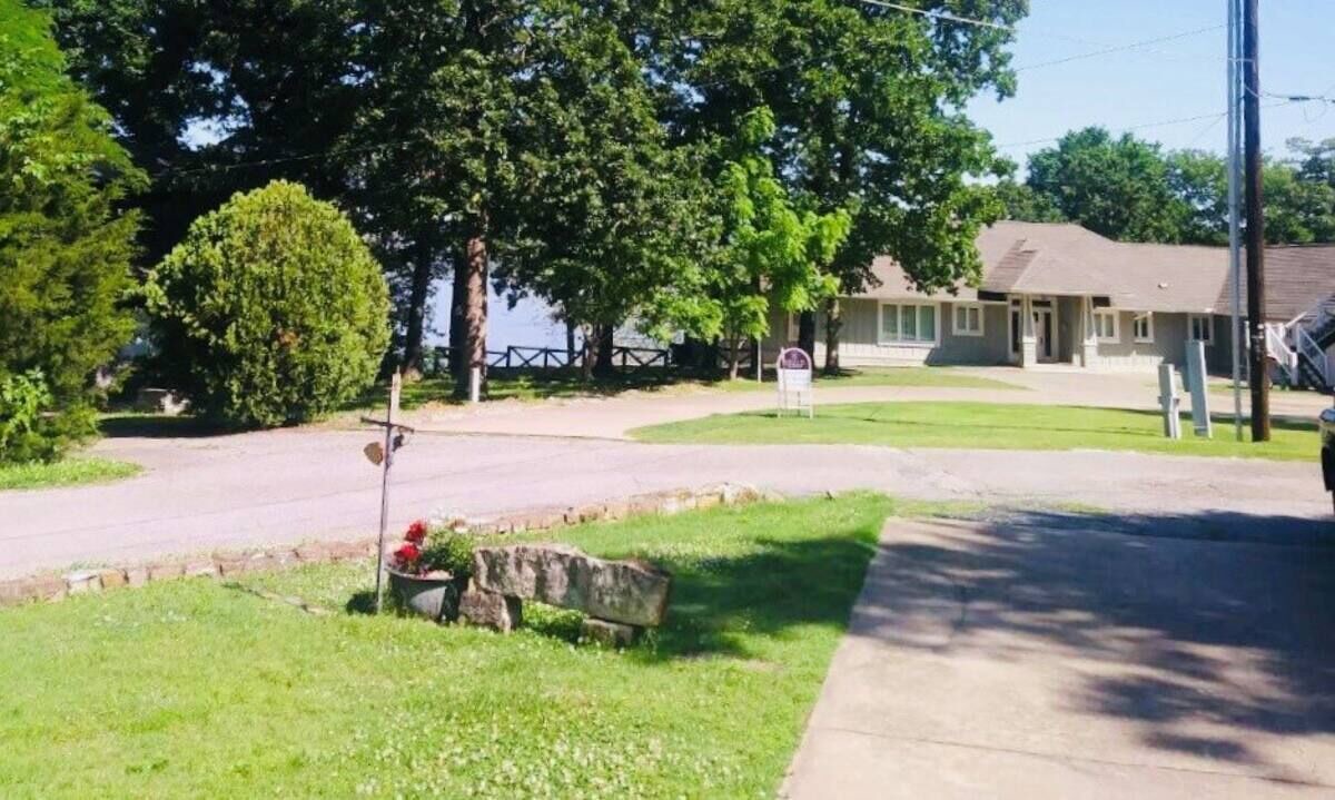 Photo of Outdoor in Grove