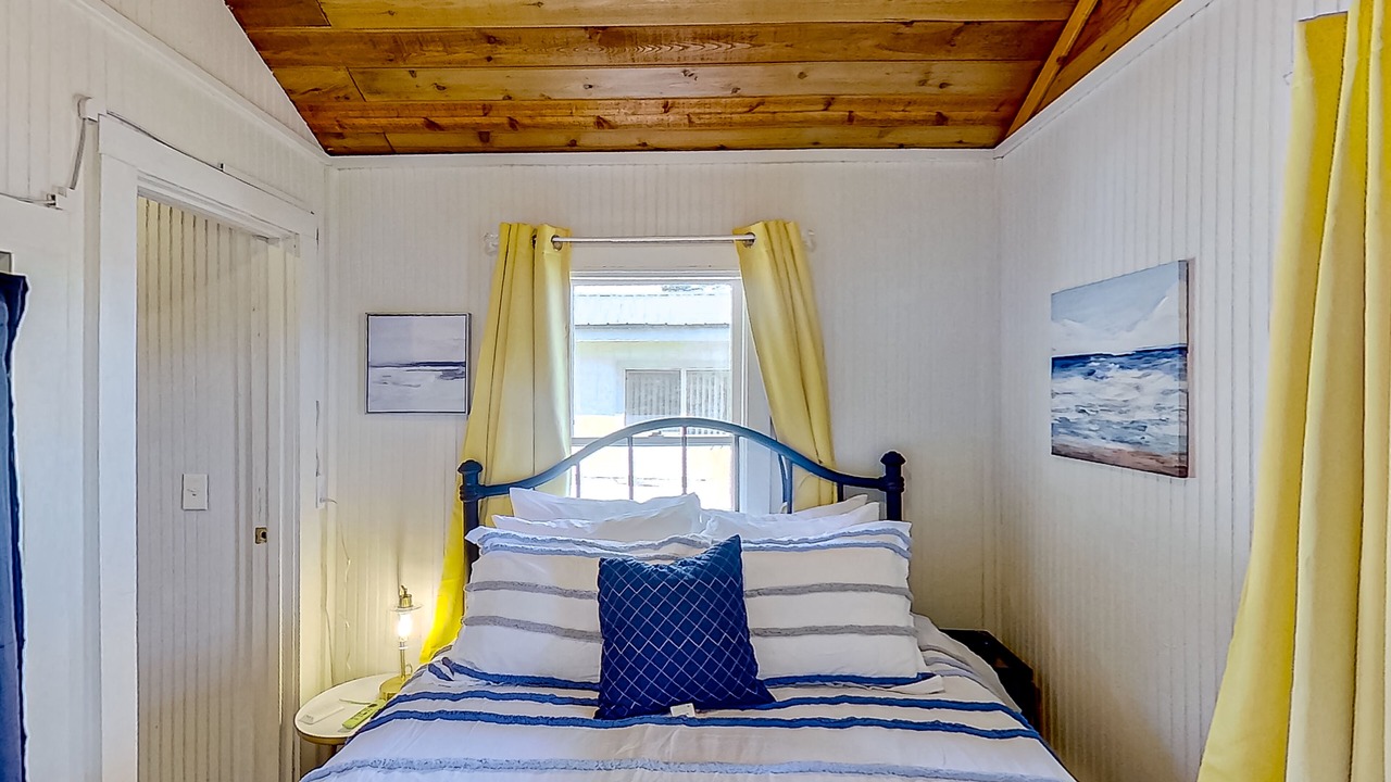 Photo of Bedroom in Gravois Mills