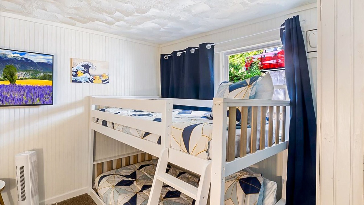 Photo of Bedroom in Gravois Mills