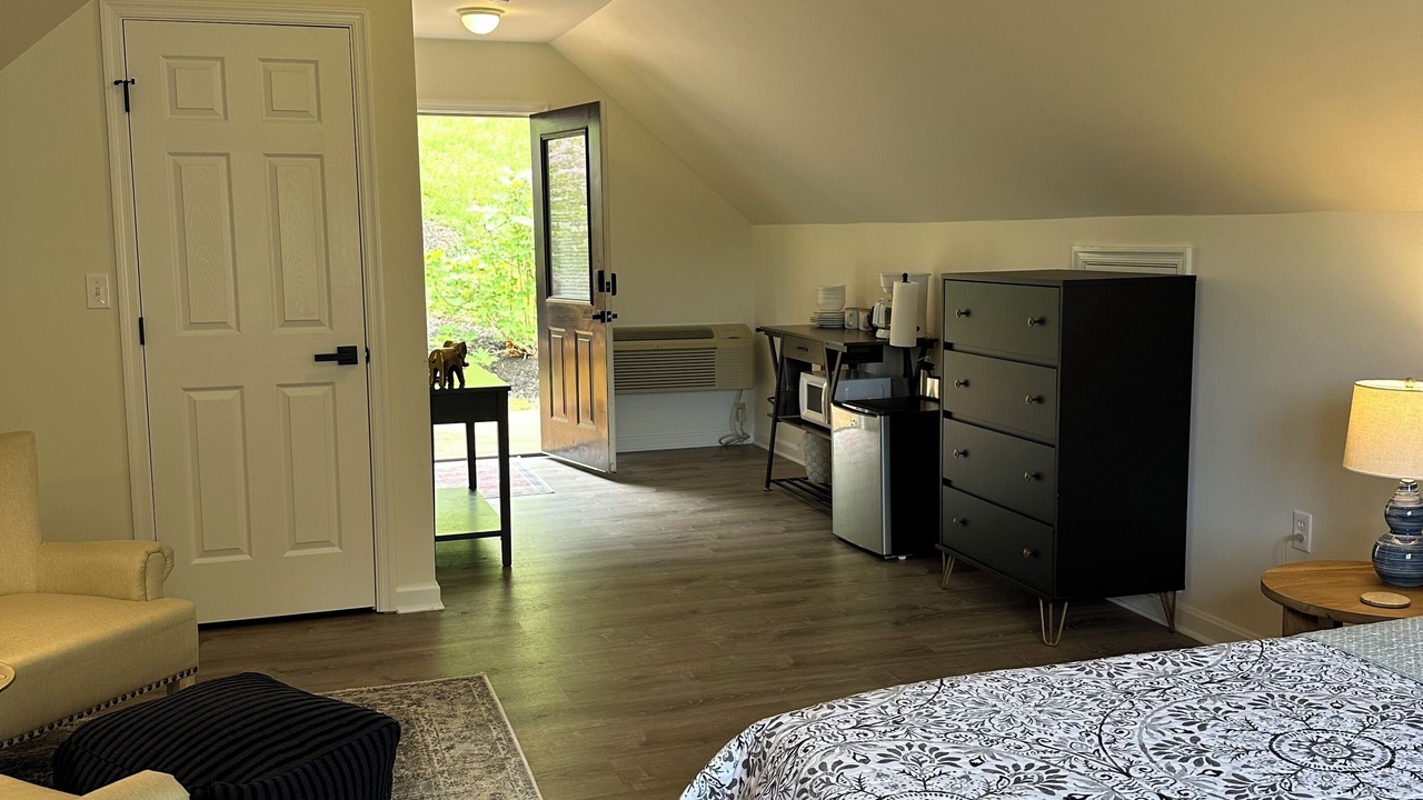 Photo of Bedroom in Etlan