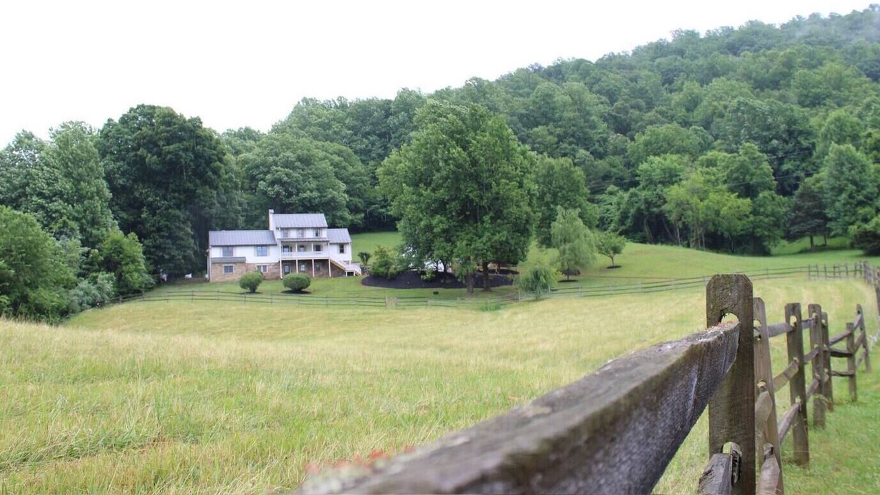 Photo of Outdoor in Etlan