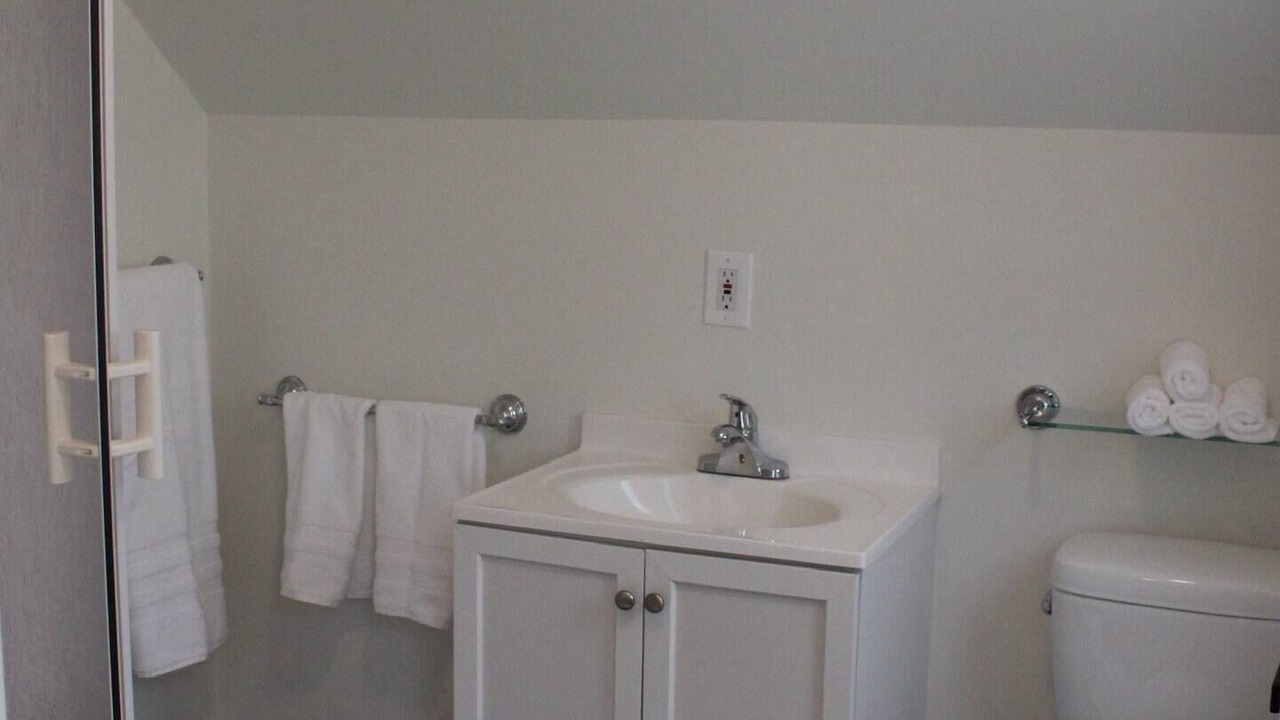 Photo of Bathroom in Etlan