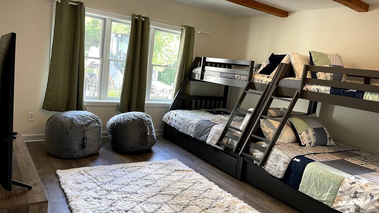 Photo of Bedroom in Etlan