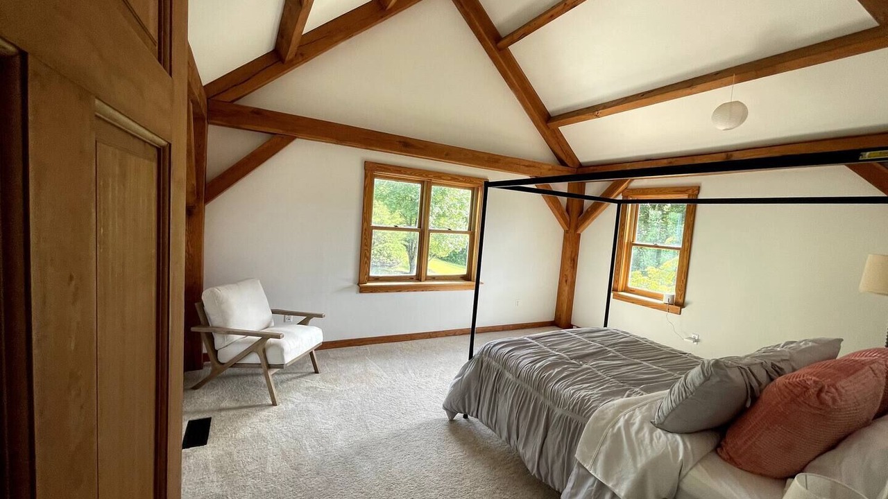 Photo of Bedroom in Etlan