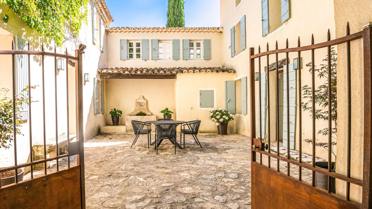 Photo of Outdoor in Malaucene