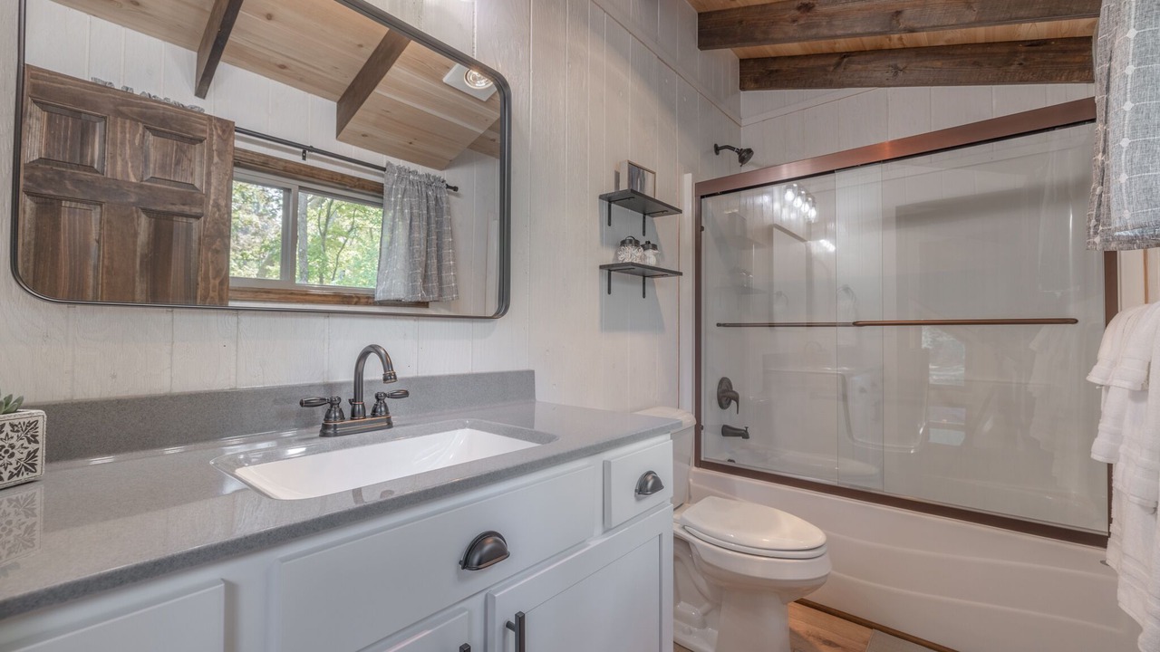 Photo of Bathroom in Innsbrook