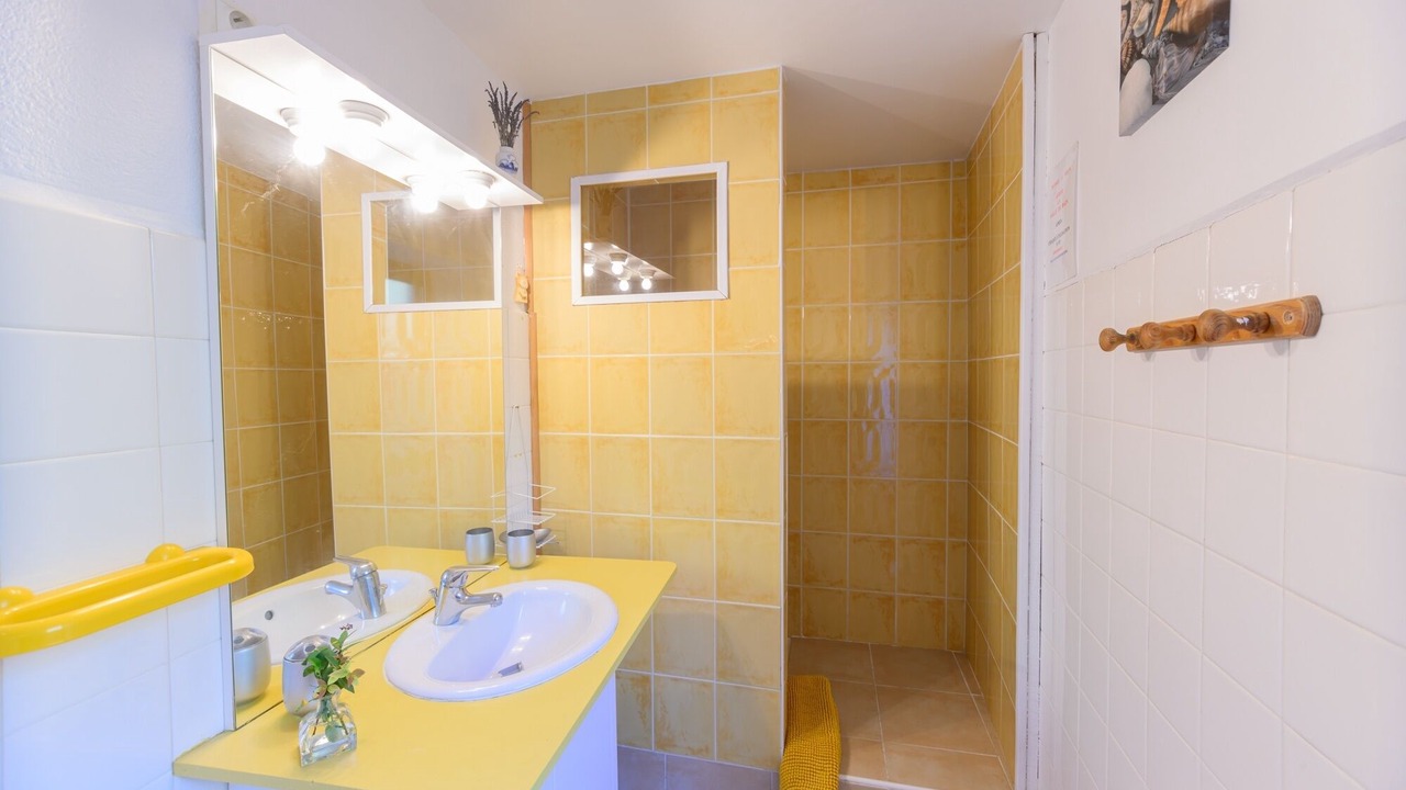Photo of Bathroom in Largentiere