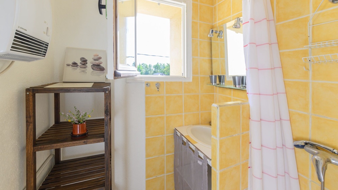 Photo of Bathroom in Largentiere
