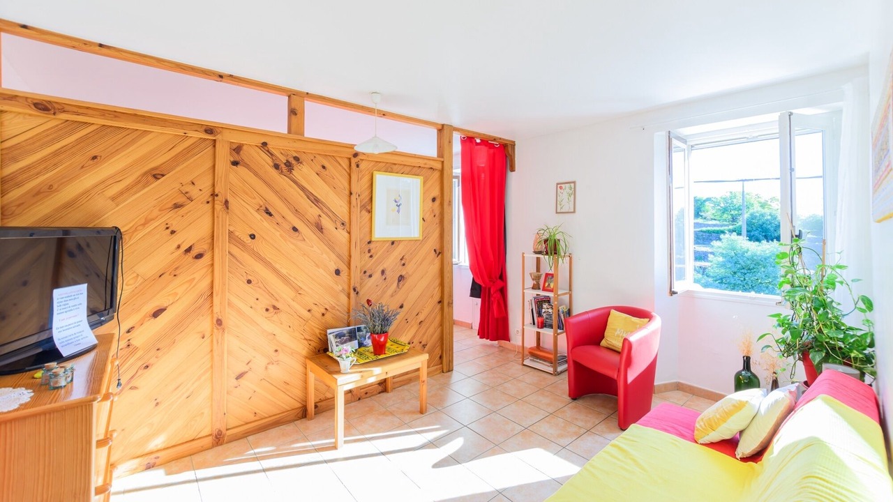 Photo of Livingroom in Largentiere
