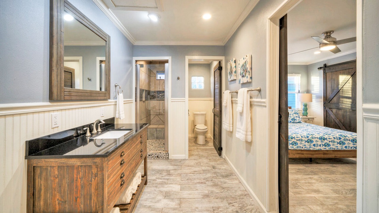 Photo of Bathroom in Leeward Sands