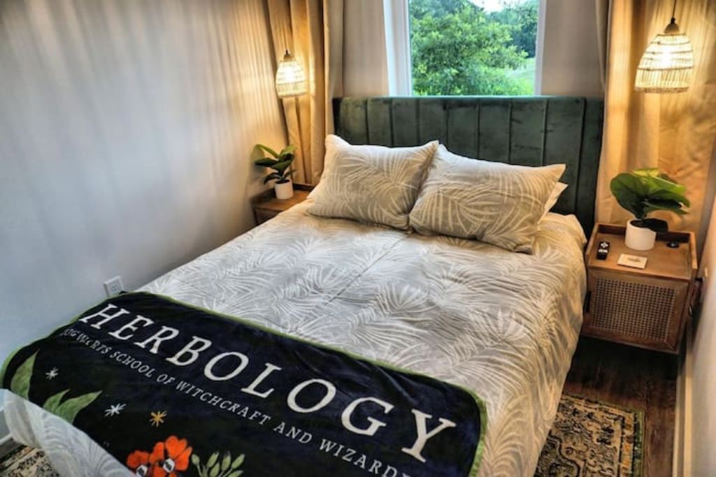 Photo of Bedroom in Kodak