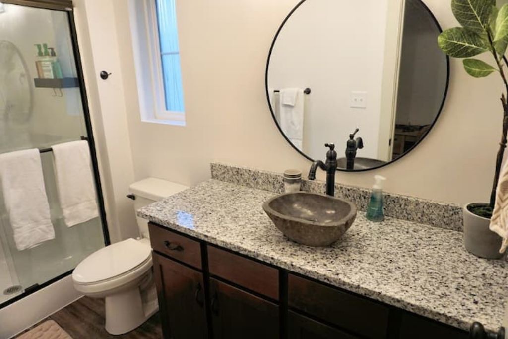 Photo of Bathroom in Kodak