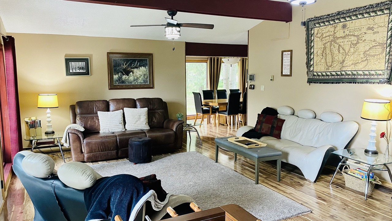 Photo of Livingroom in Broadbent