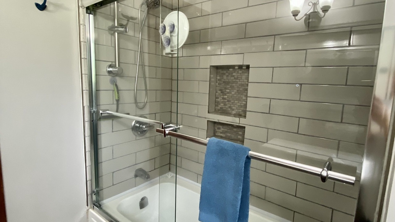 Photo of Bathroom in Broadbent