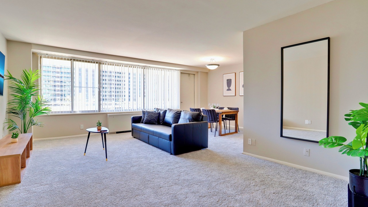 Photo of Livingroom in Crystal City