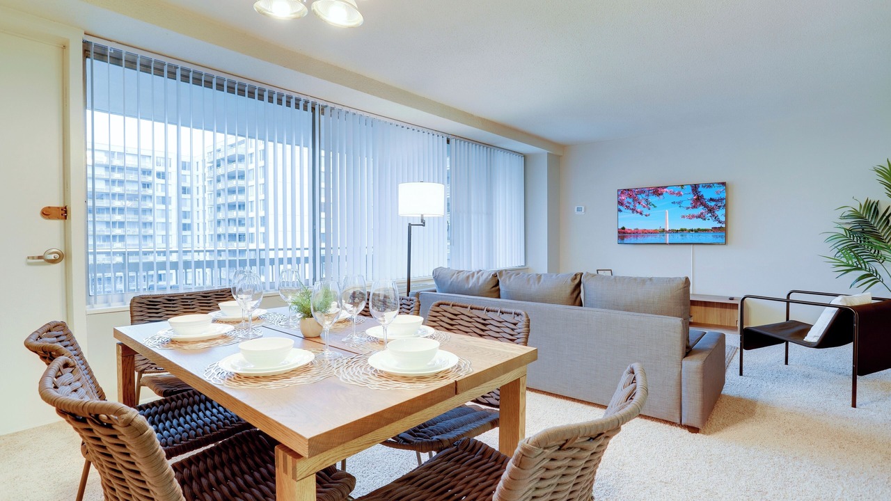 Photo of Livingroom in Crystal City