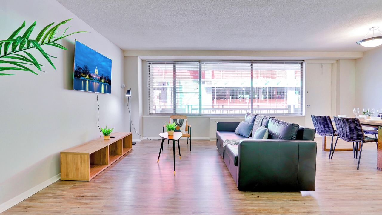 Photo of Livingroom in Crystal City