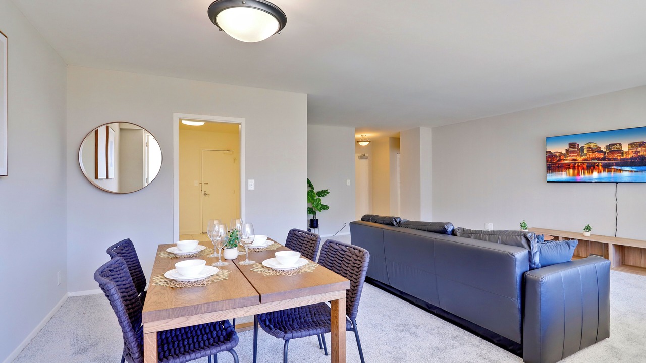 Photo of Livingroom in Crystal City