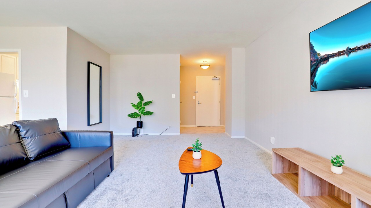 Photo of Livingroom in Crystal City