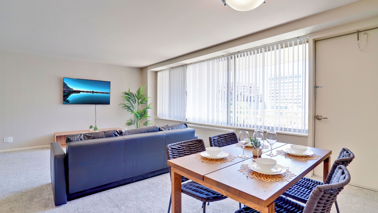 Photo of Livingroom in Crystal City