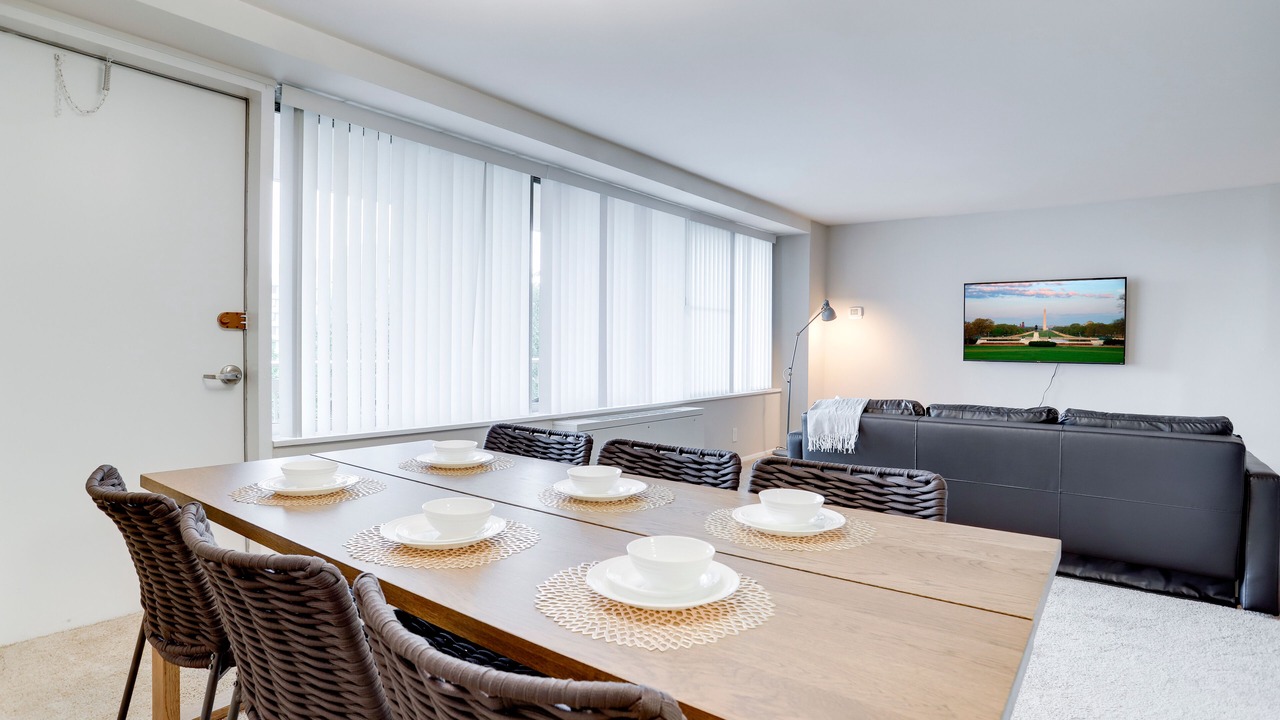 Photo of Livingroom in Crystal City